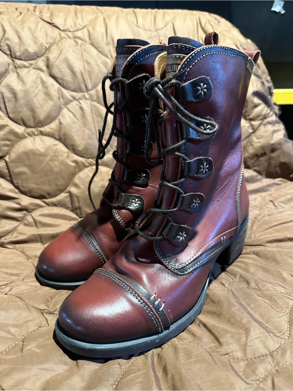 Pikolinos Women's Brown Leather boots